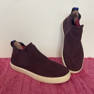 Rothy’s The Chelsea Ankle Boot Sneakers Berry Purple Size 8.5